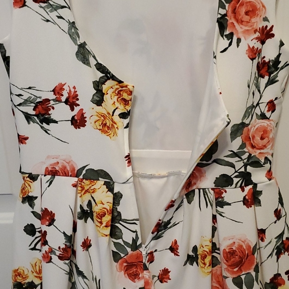 Ivory Floral Emerald Sundae dress - Picture 5 of 5